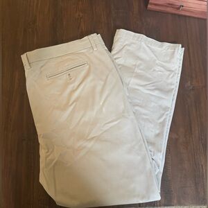 Old Navy Straight Ultimate Built-In Flex Chino Pants for Men